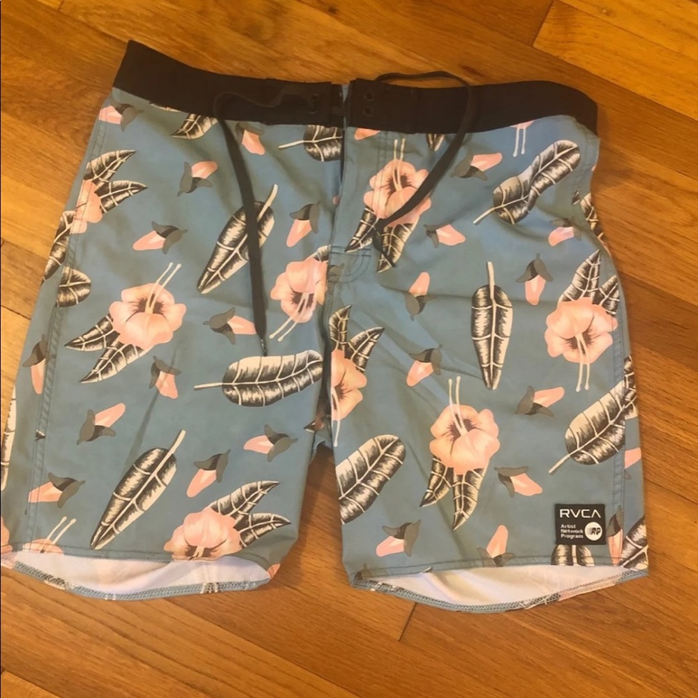 RVCA BOARD SHORTS - 36